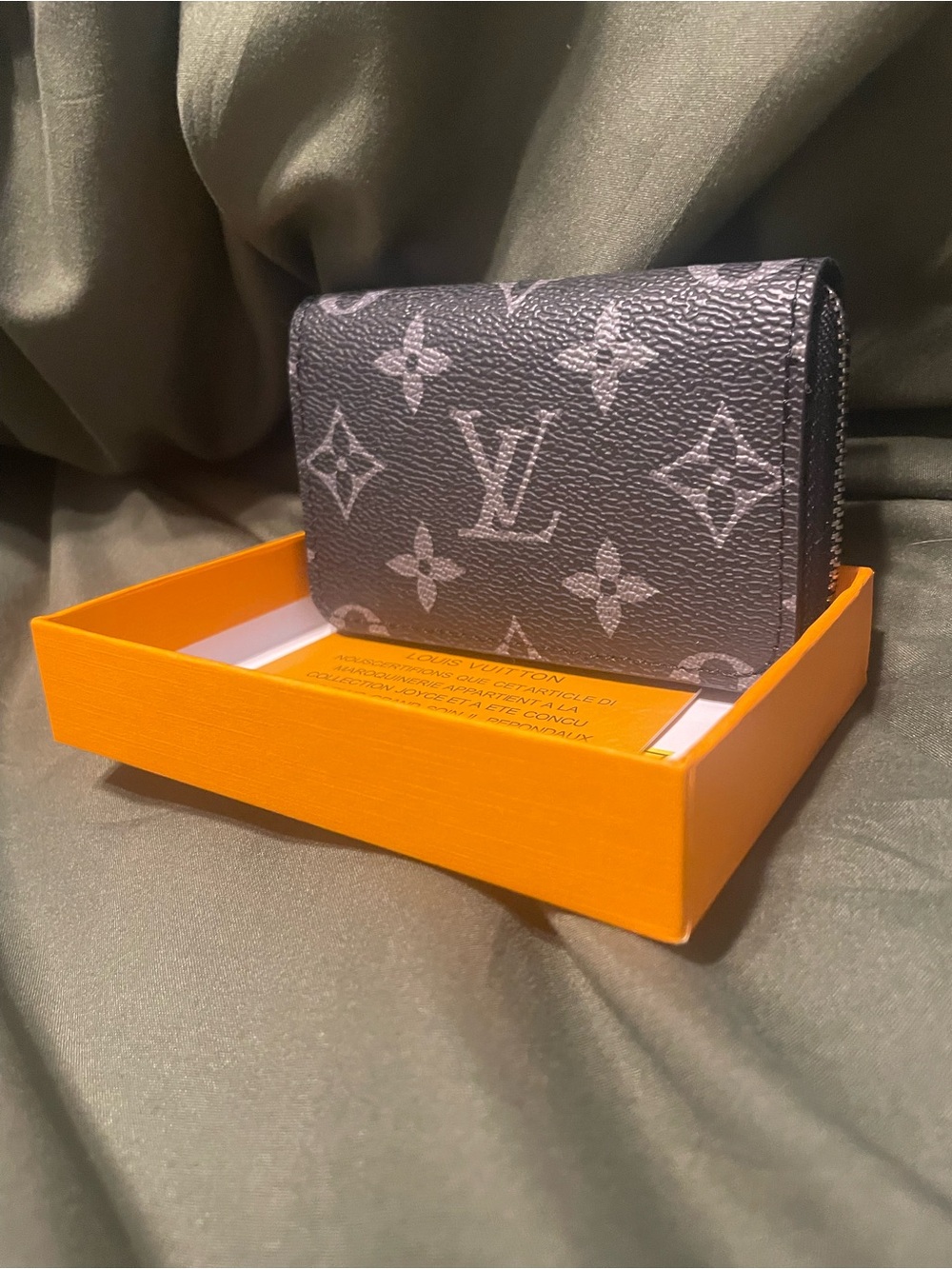 Eclipse Small wallet black and gray